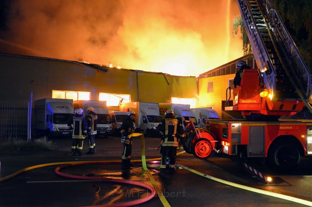 Grossfeuer Poco Lager Koeln Porz Gremberghoven Hansestr P033.JPG - Miklos Laubert